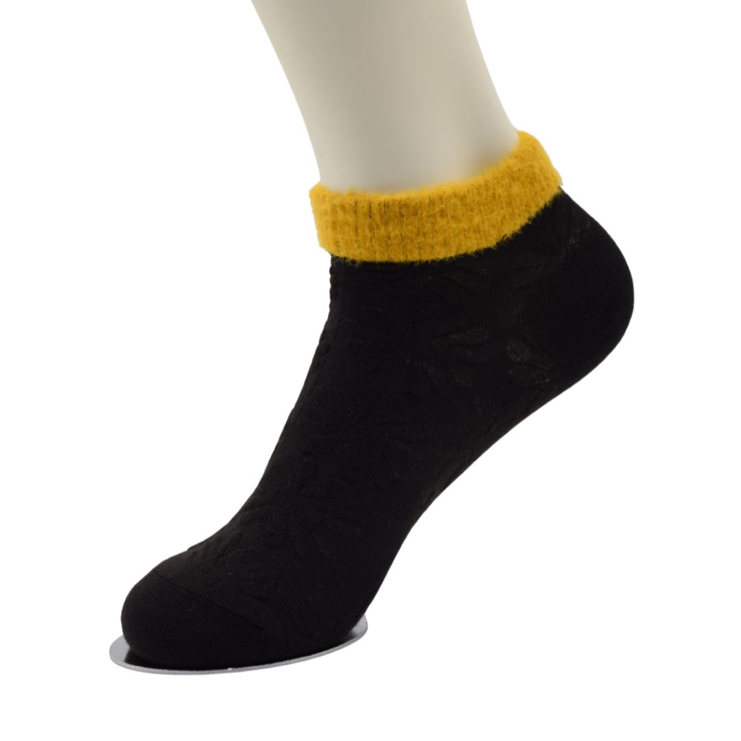 Cozy Floral Ankle Socks with Fuzzy Yellow Cuff – Black & Mustard
