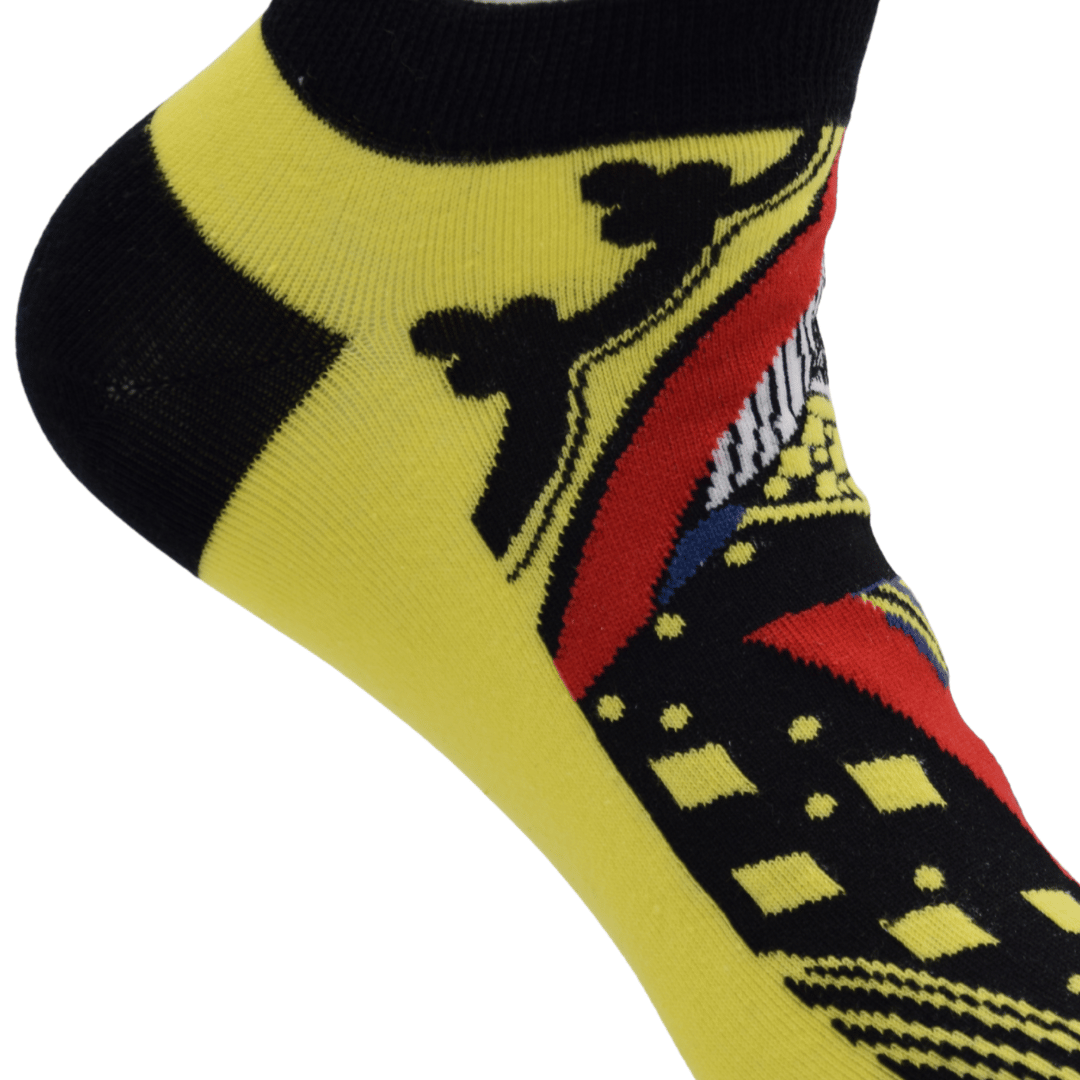 Playing Card Queen Design Ankle Socks – Bold Yellow & Black Unisex Fashion Socks